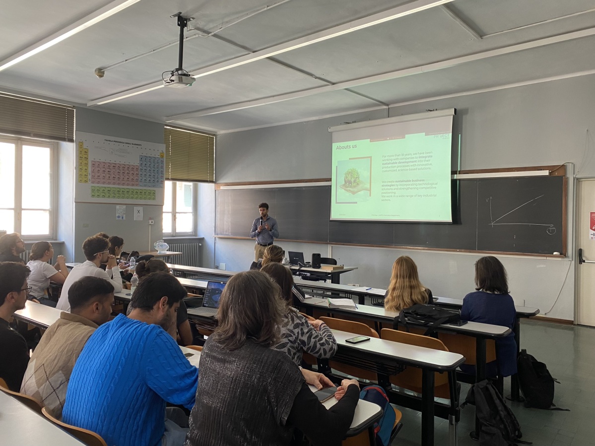 Day 1. Dr. Costamagna-Lecture-Attending participants.jpeg